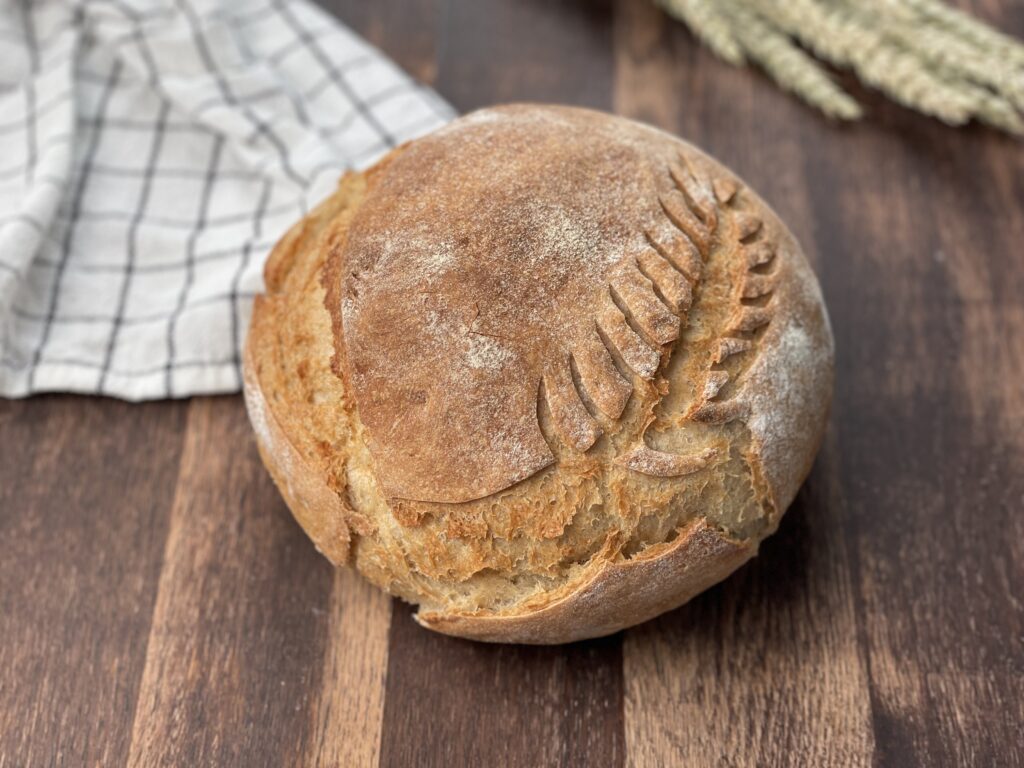 Fertig gebackenes Sauerteigbrot