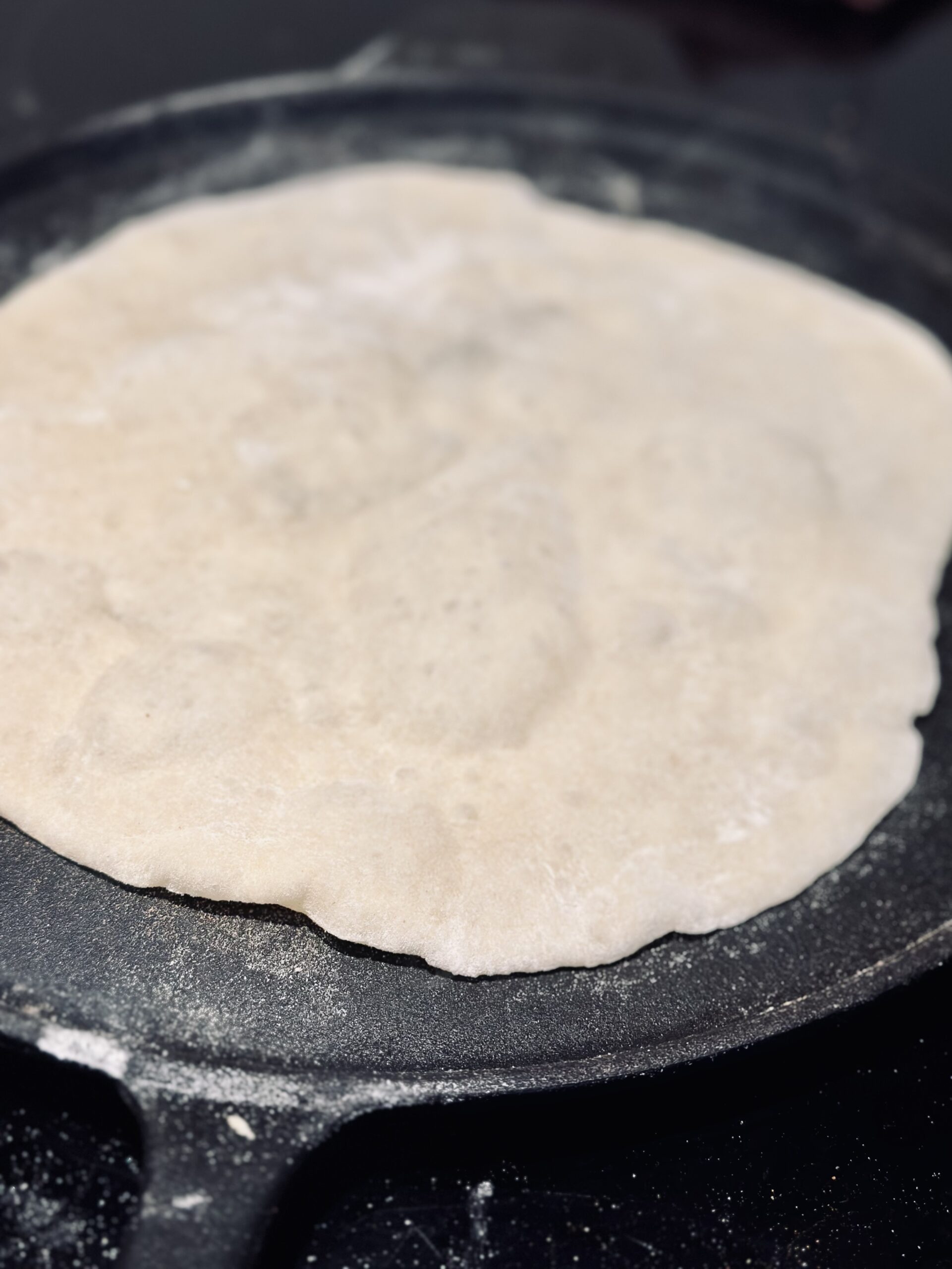 Tortillas in einer heissen Pfanne ausbacken