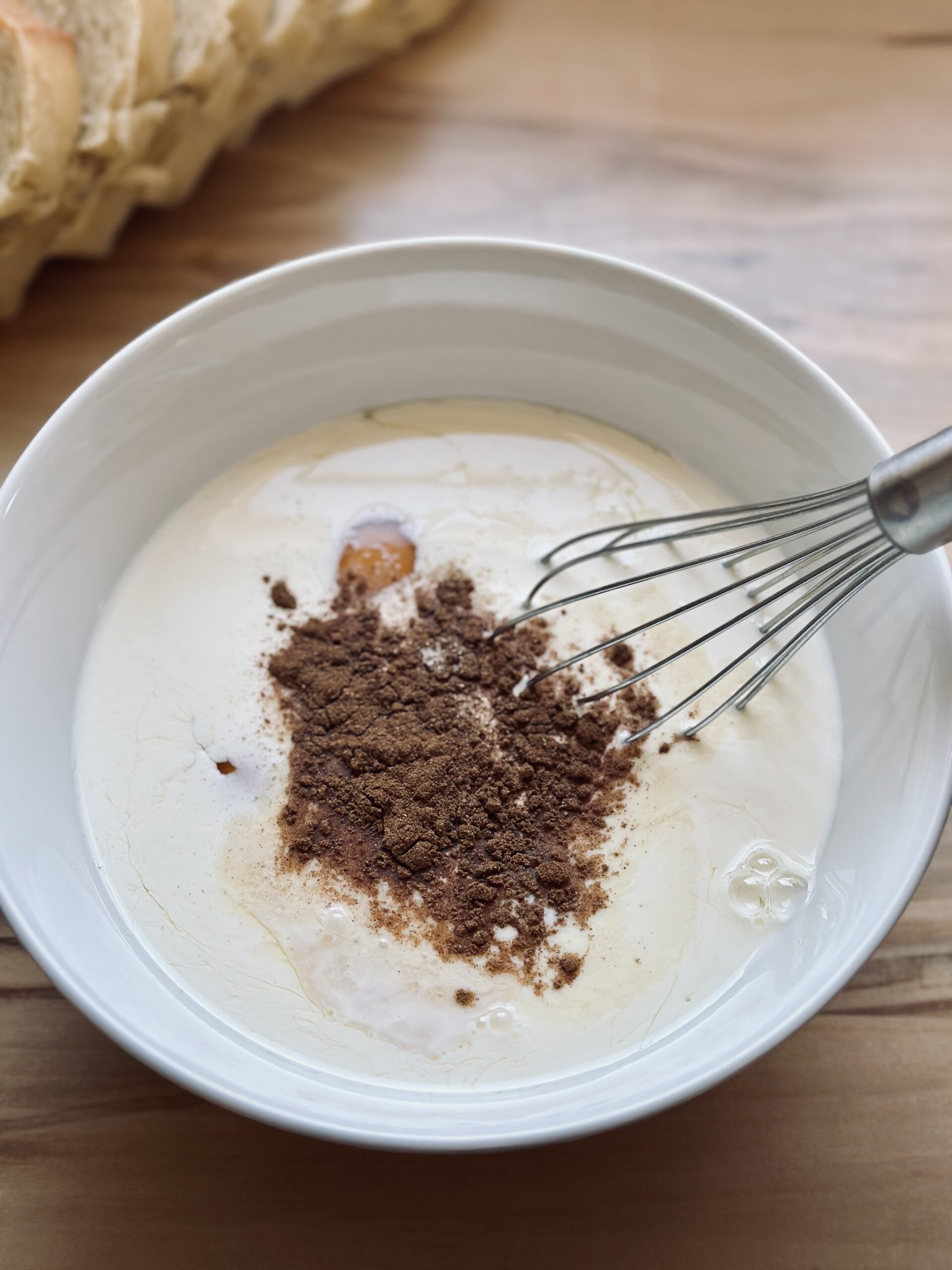 Eier-Sahne Mischung gut verrühren