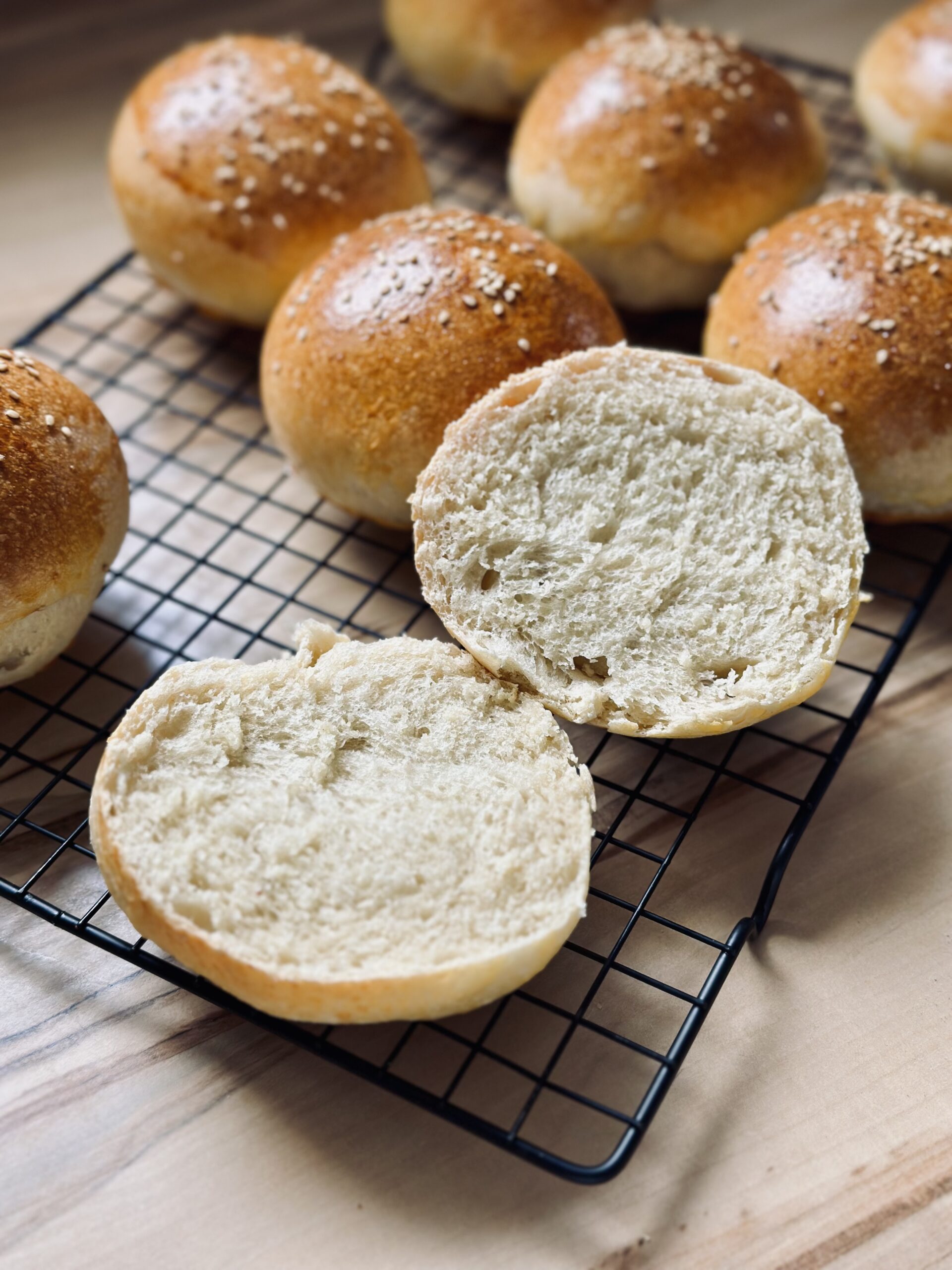Hamburger Brötchen mit Sauerteig
