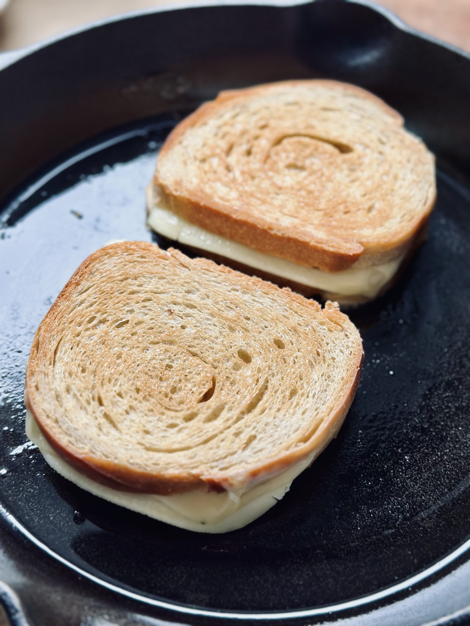 Grilled Cheese von beiden Seiten anbraten