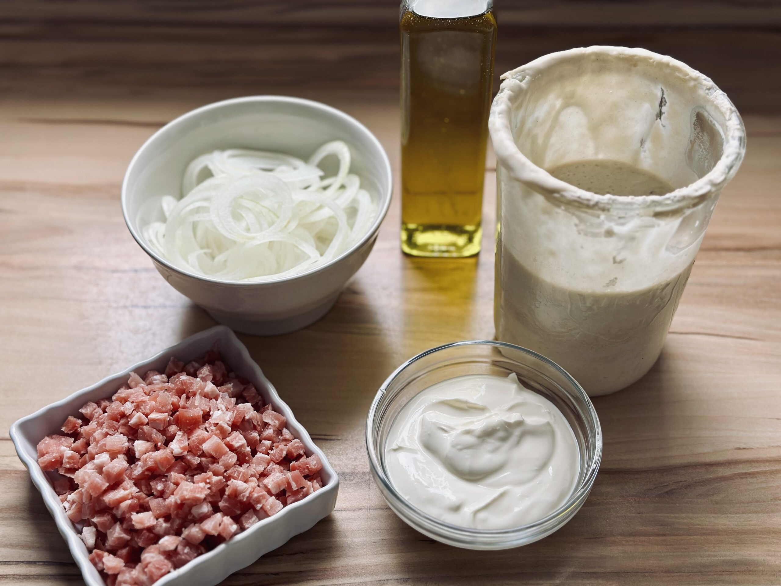 Zutaten für Sauerteigrest Flammkuchen