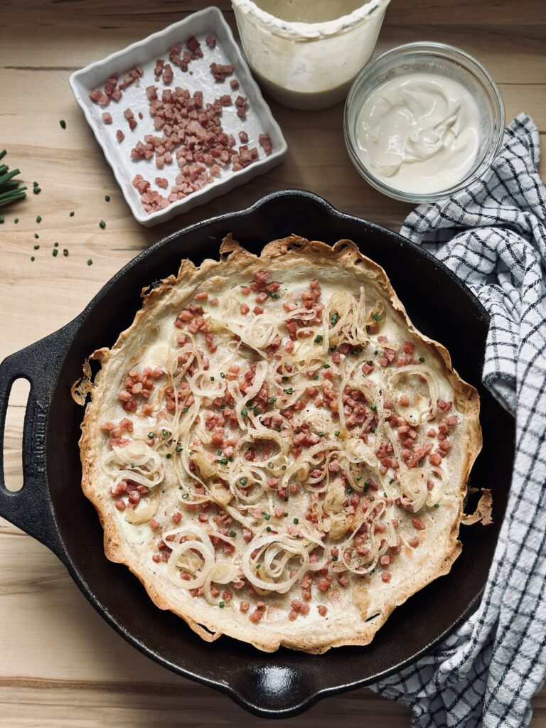 Sauerteigrest Flammkuchen