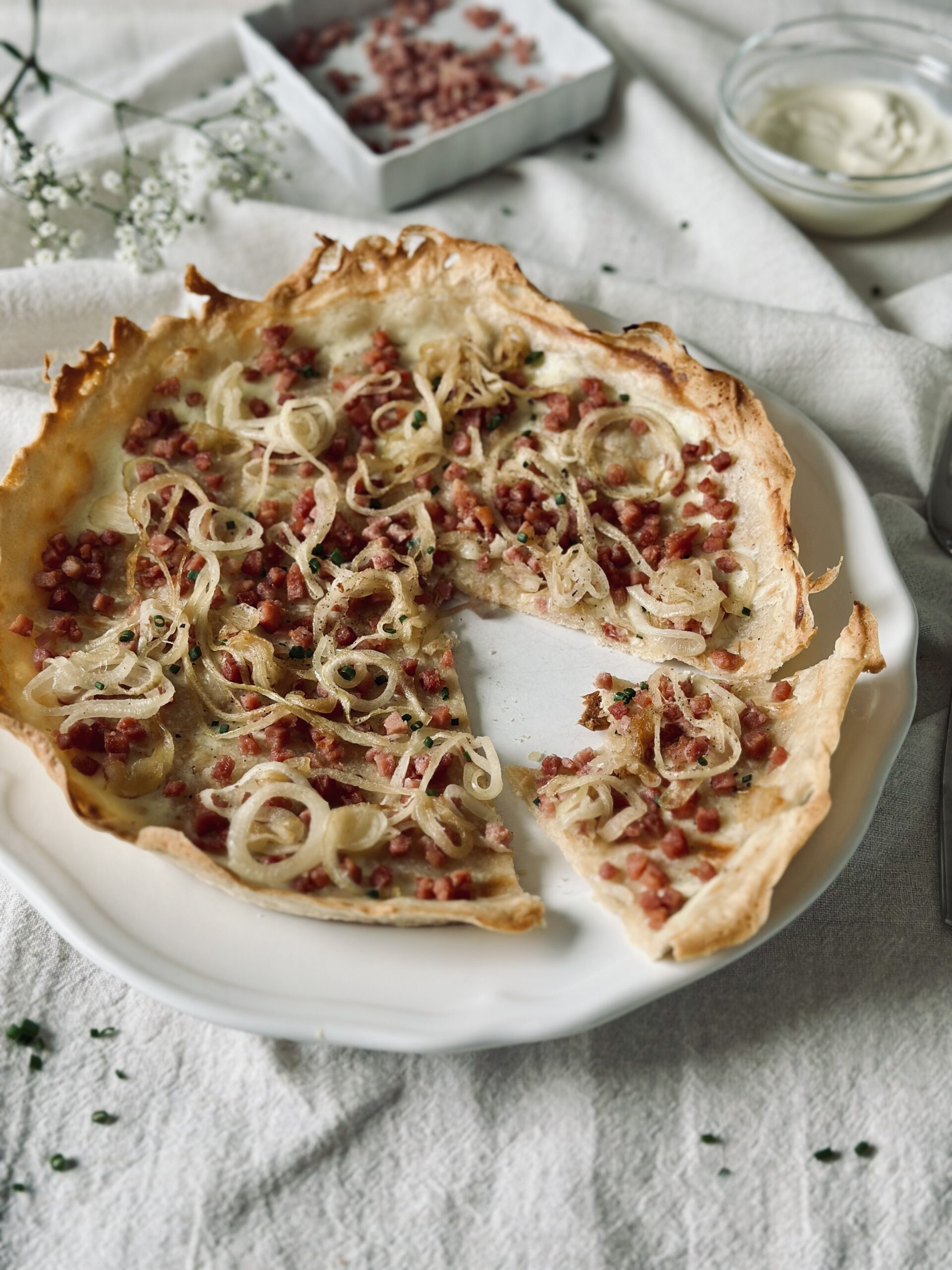 Sauerteigrest Flammkuchen