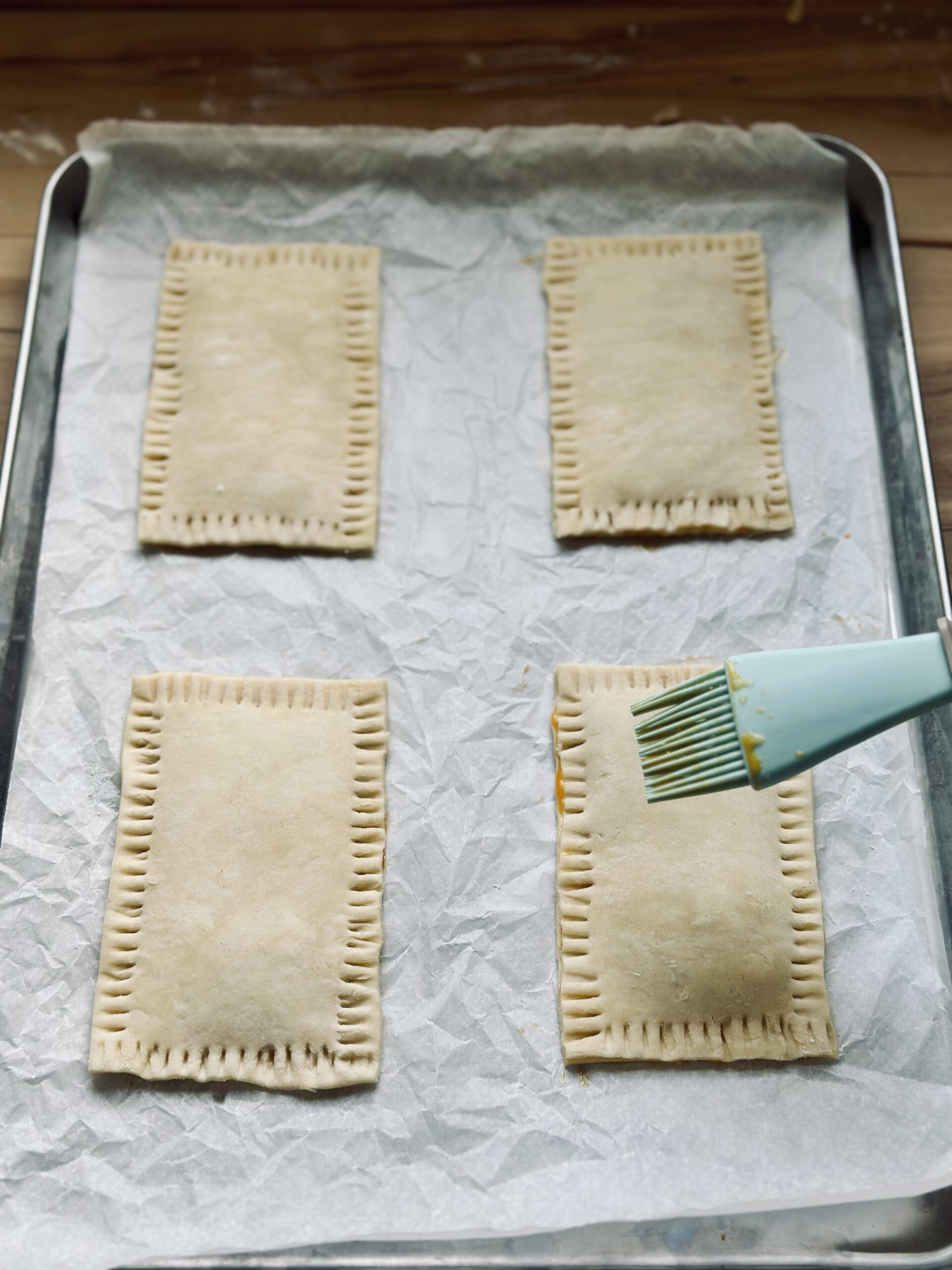 Pop-Tarts mit Ei bestreichen