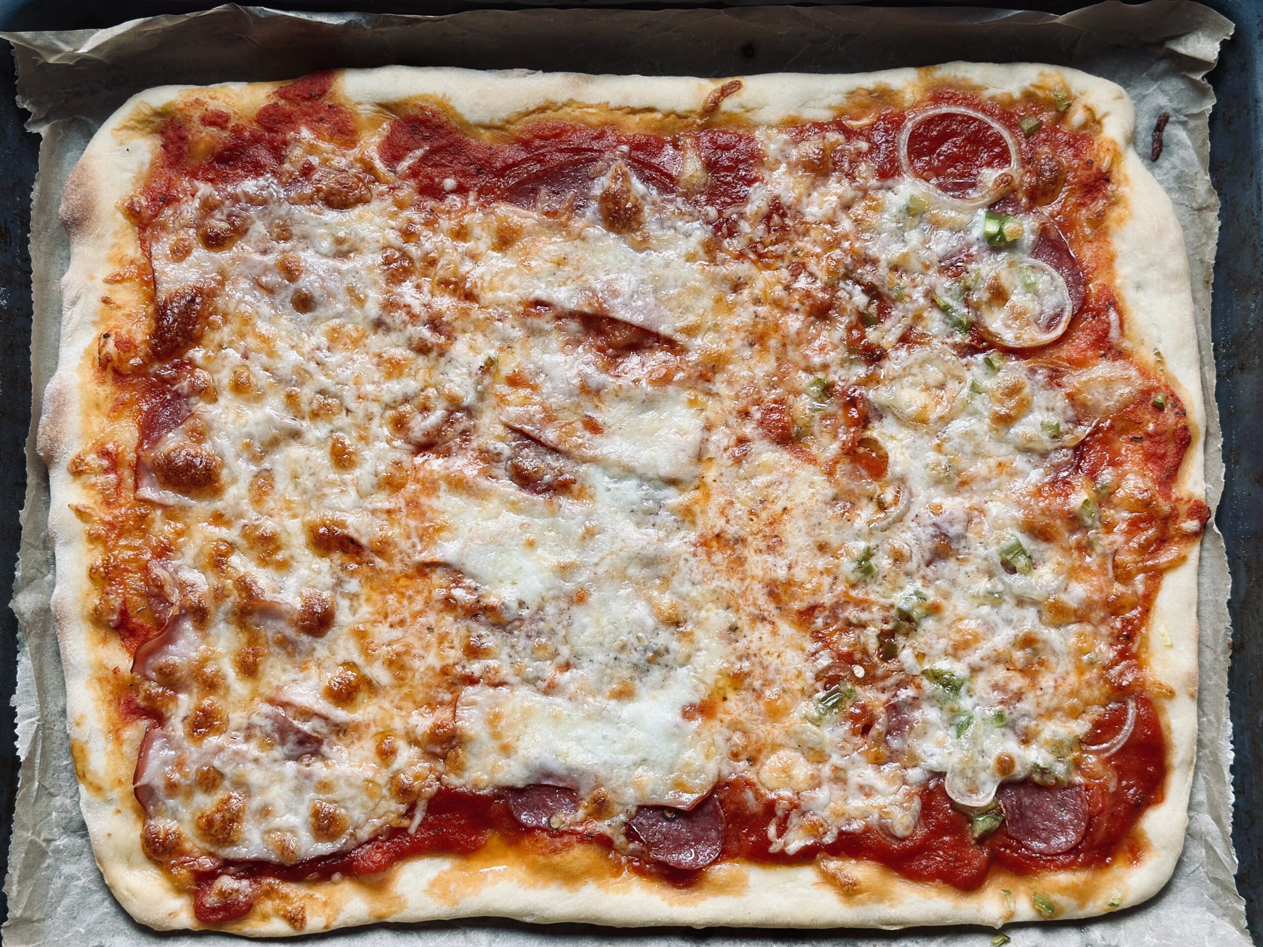 Fertige Sauerteigrest Pizza