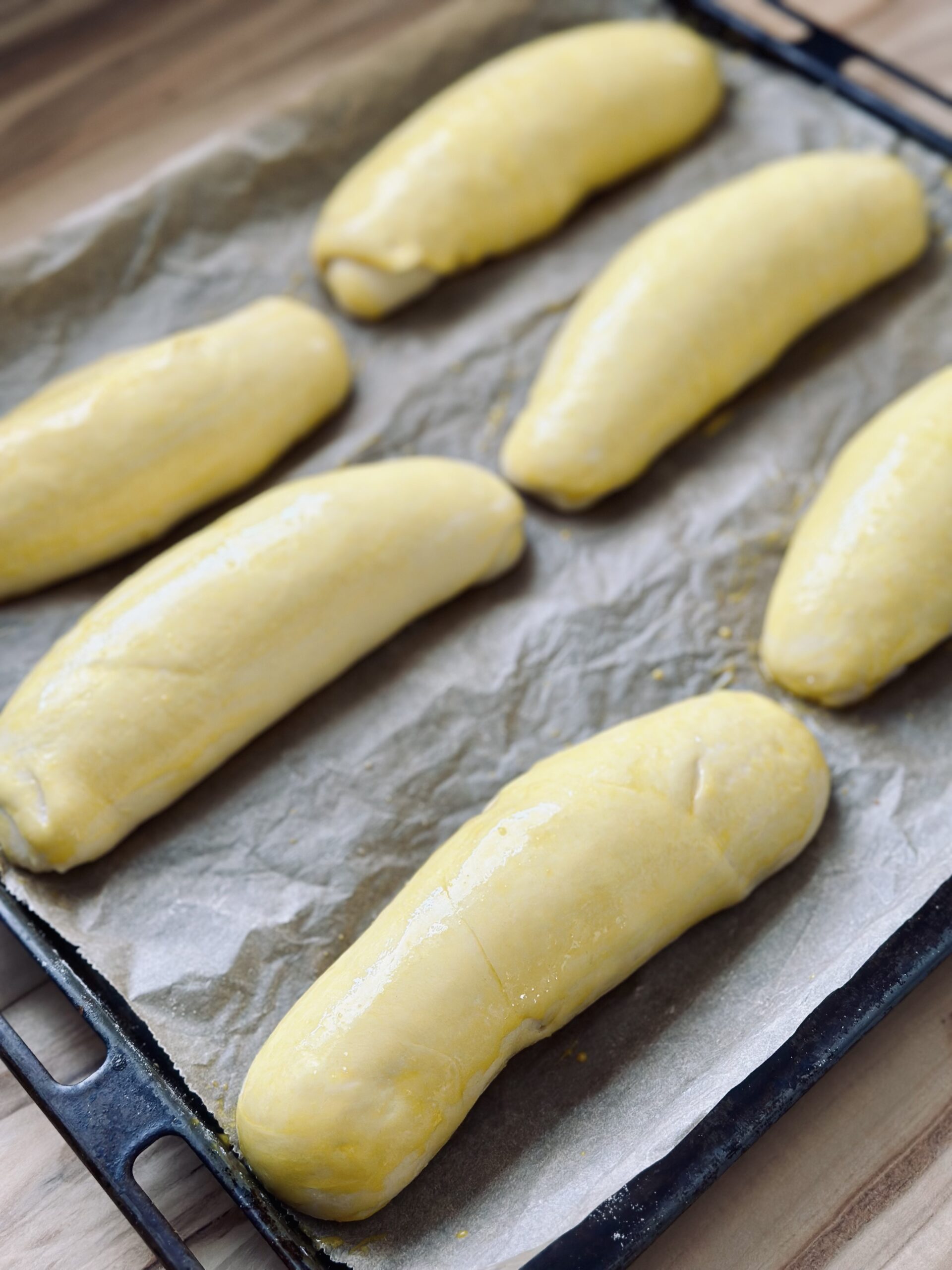 Sauerteig Hot Dog Brötchen bereit zum backen