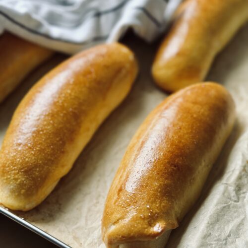 Sauerteig Hot Dog Brötchen