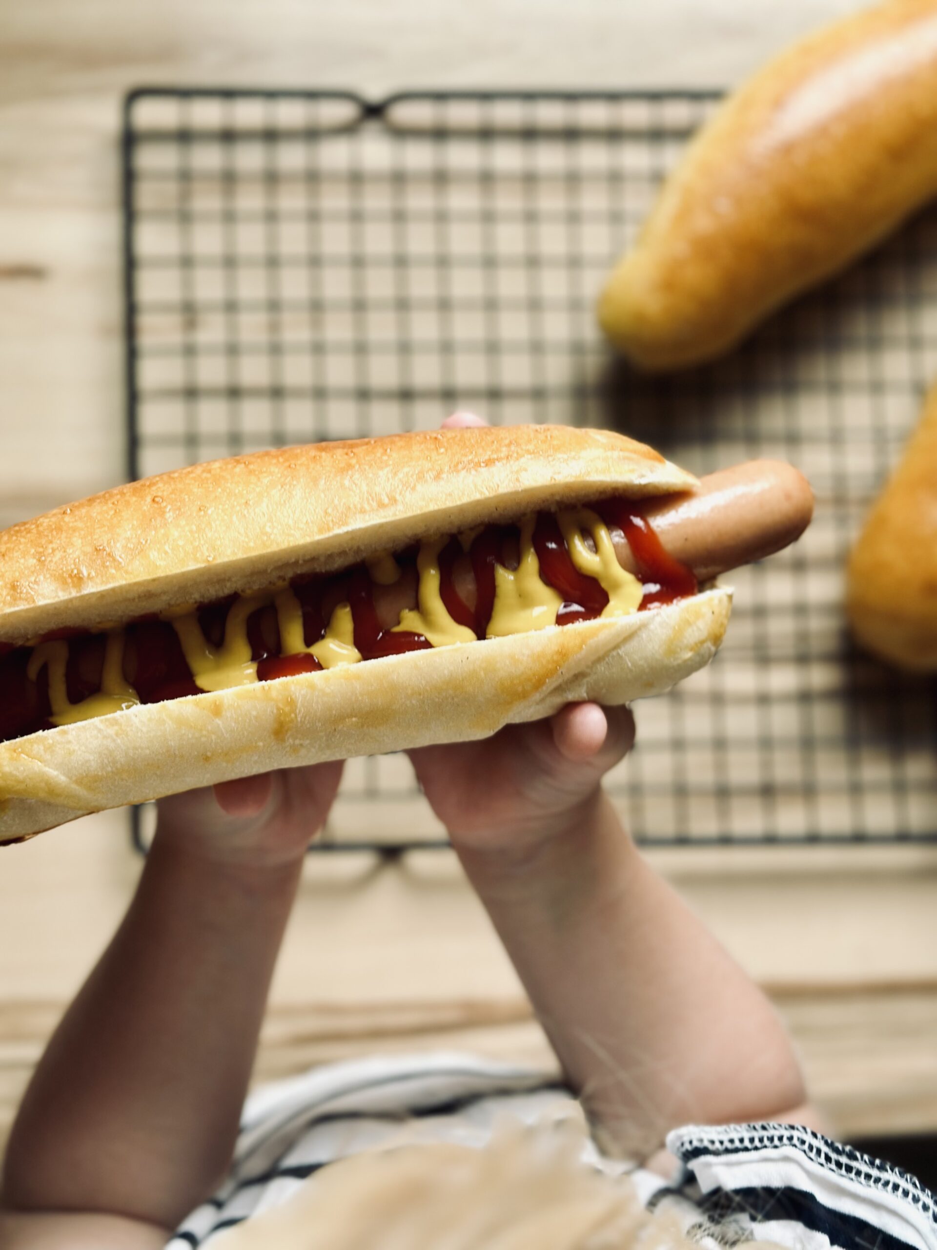 Sauerteig Hot Dog - perfekt für einen lockeren Grillabend