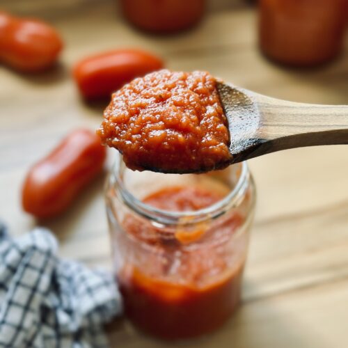 Selbstgemachte Tomatensoße einkochen