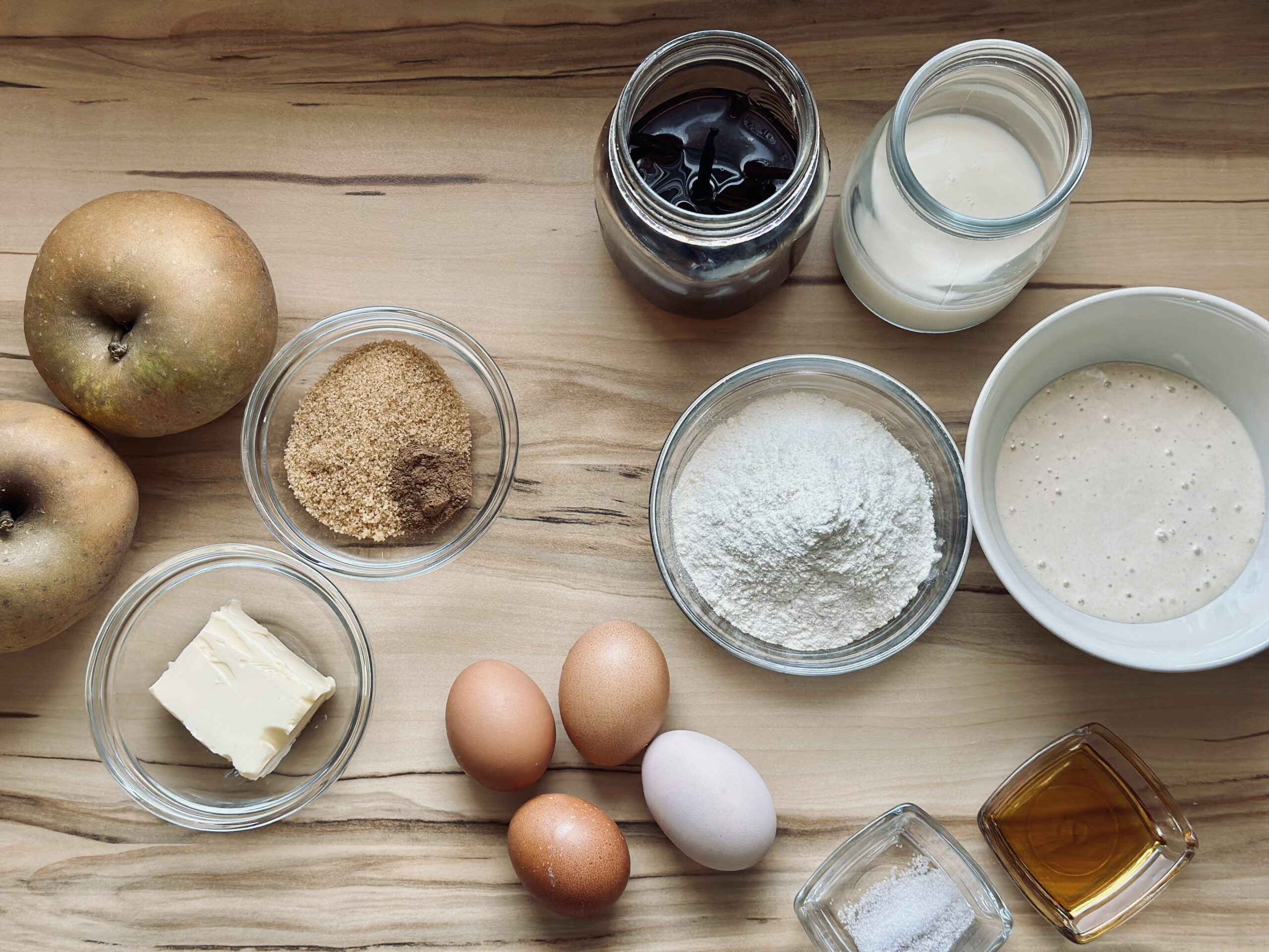 Zutaten für Apfel-Zimt-Ofenpfannkuchen