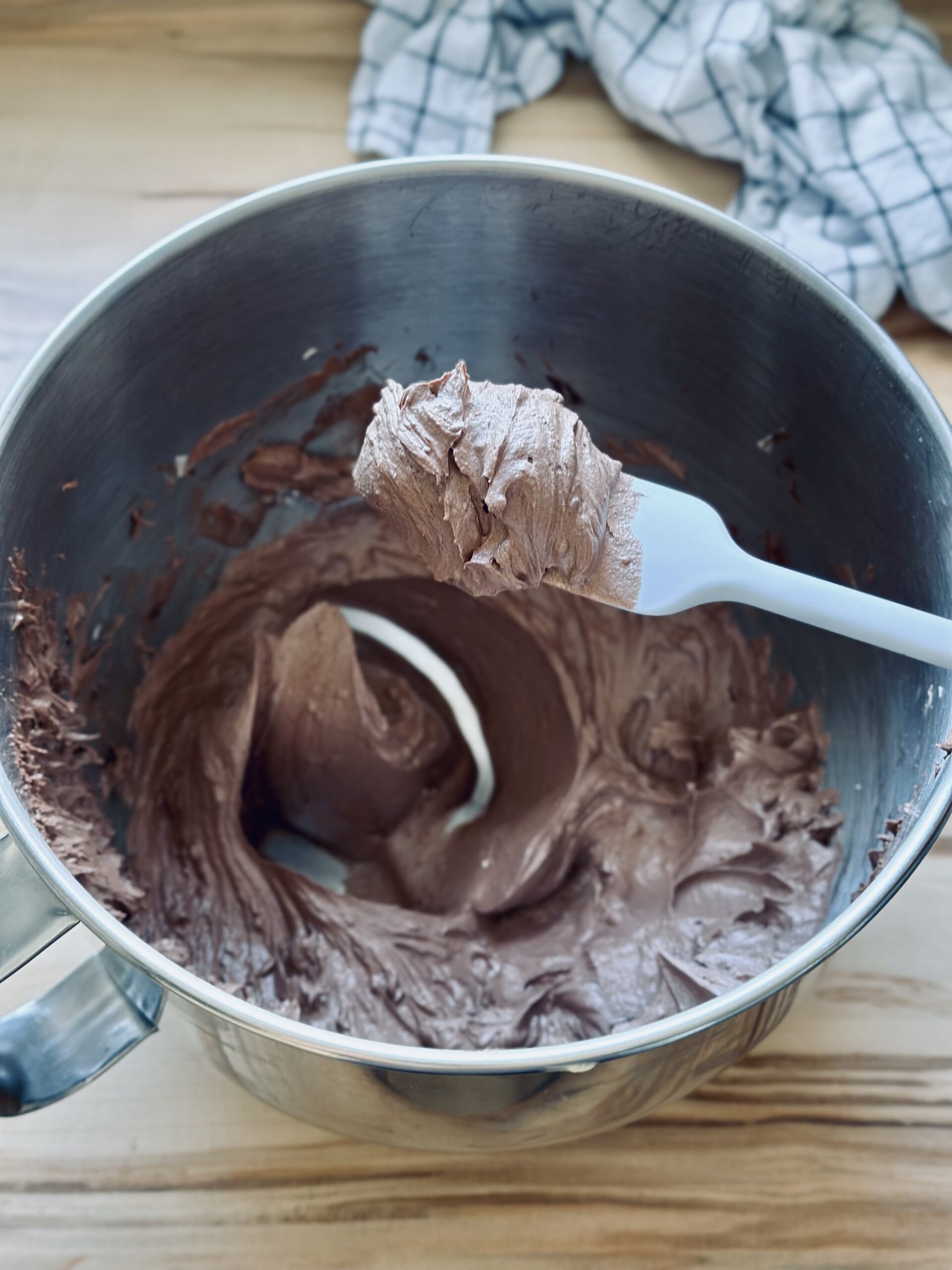 Fertige Schokoladen-Buttercreme