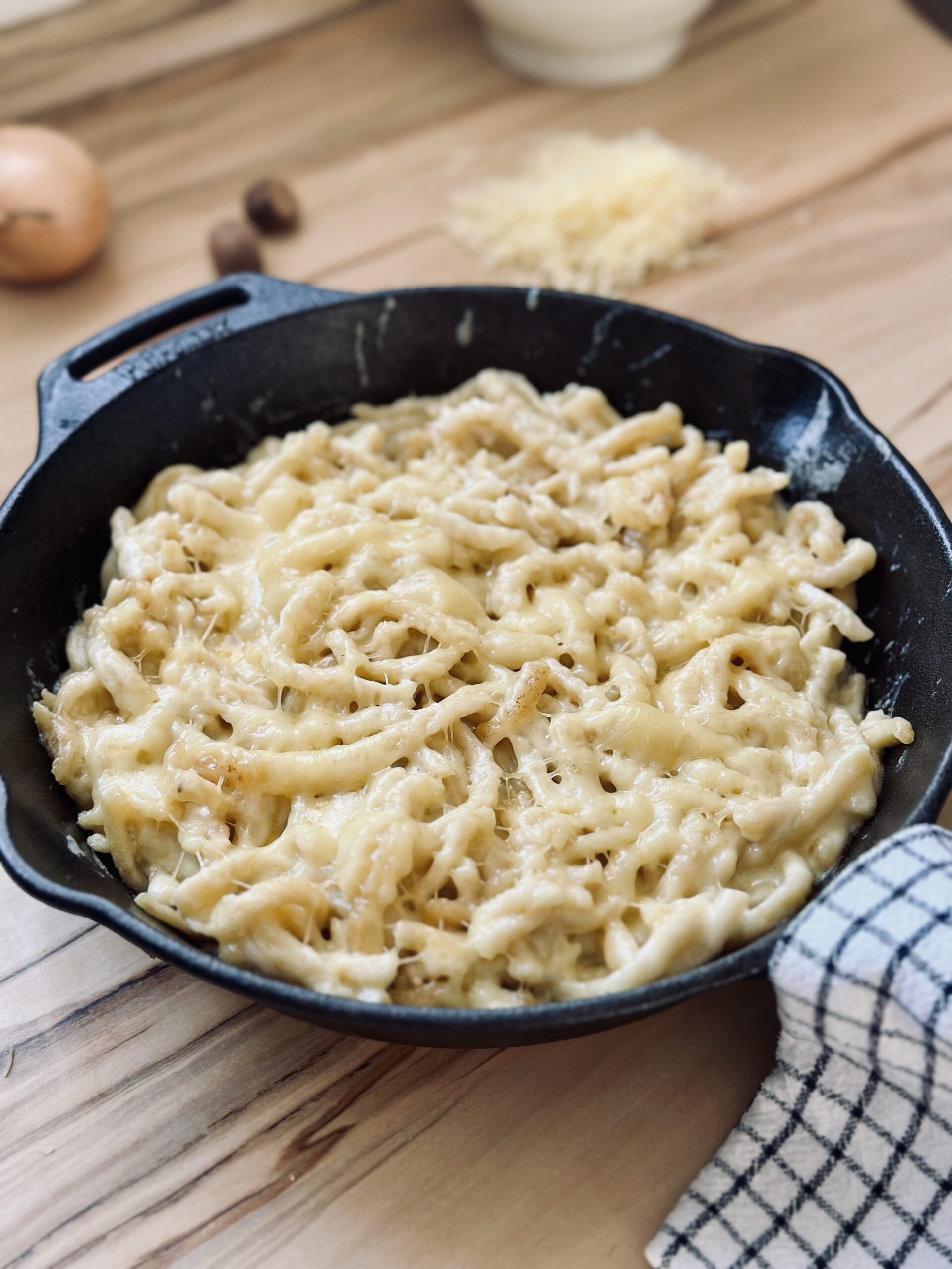 Fertige Sauerteig-Käsespätzle