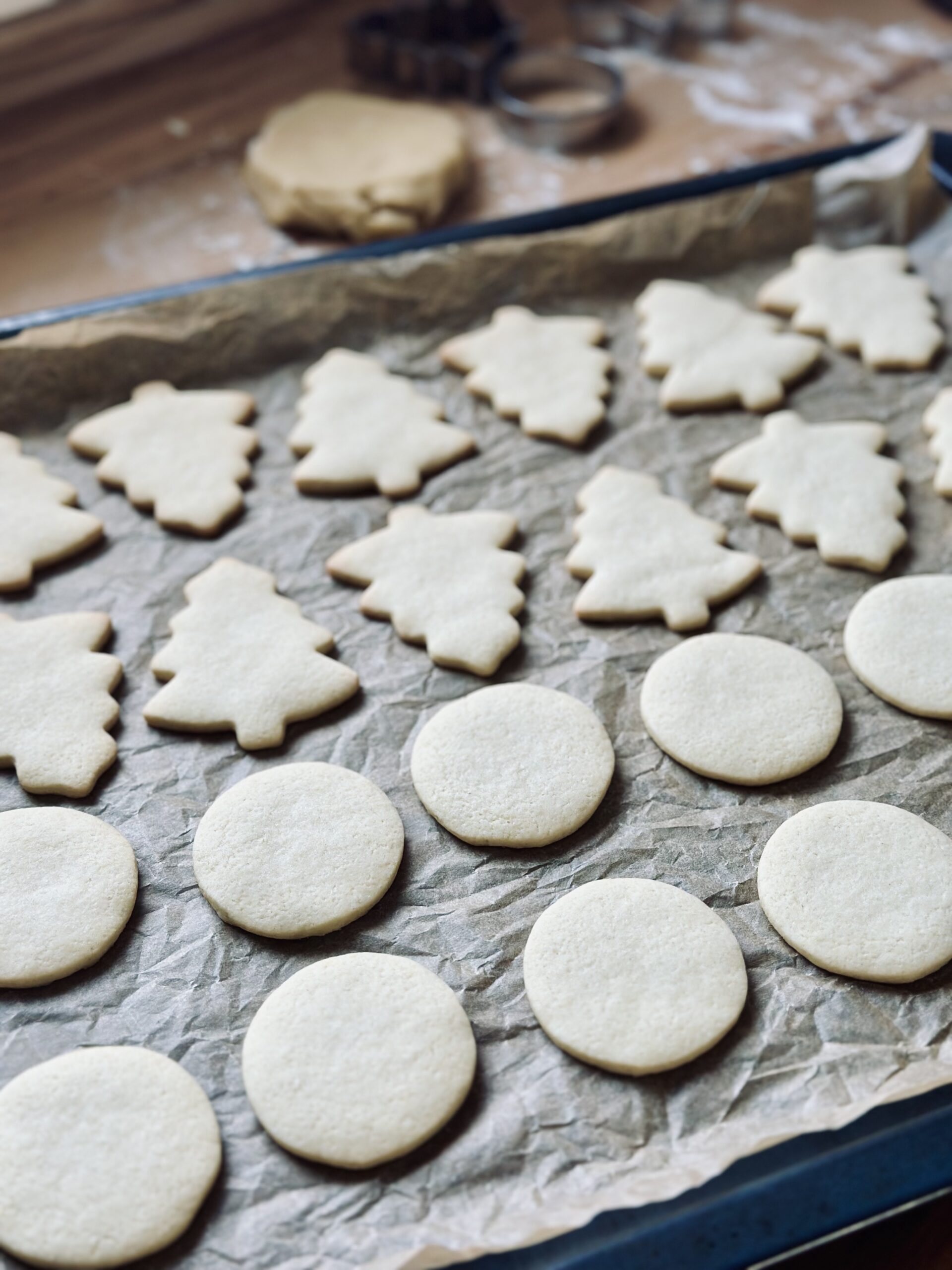 Sauerteig-Plätzchen backen bis die Ränder ganz leicht bräunen.