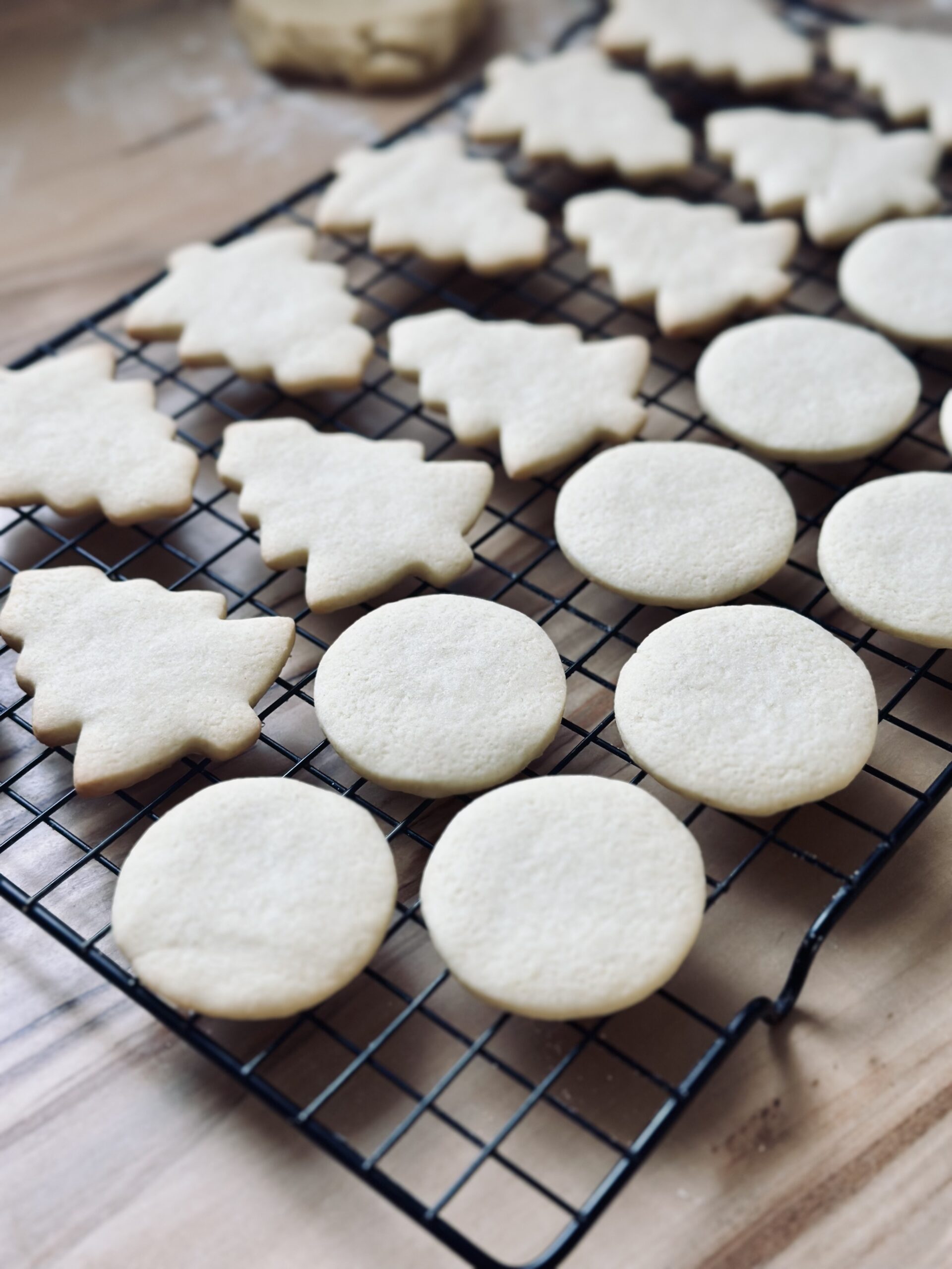 Sauerteig-Plätzchen auskühlen lassen.