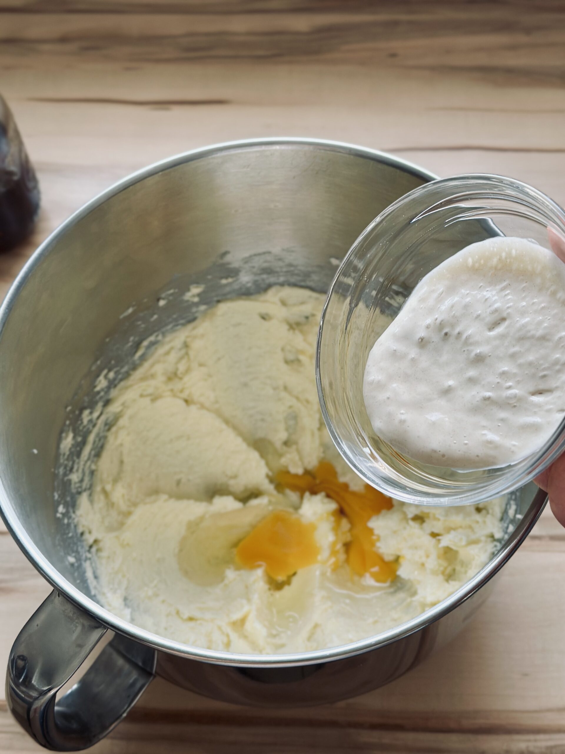 Sauerteigrest hinzufügen