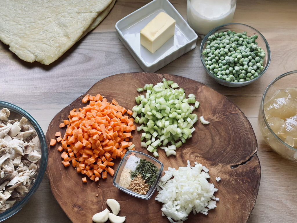 Zutaten für Sauerteigtaschen mit cremiger Hühnchenfüllung 