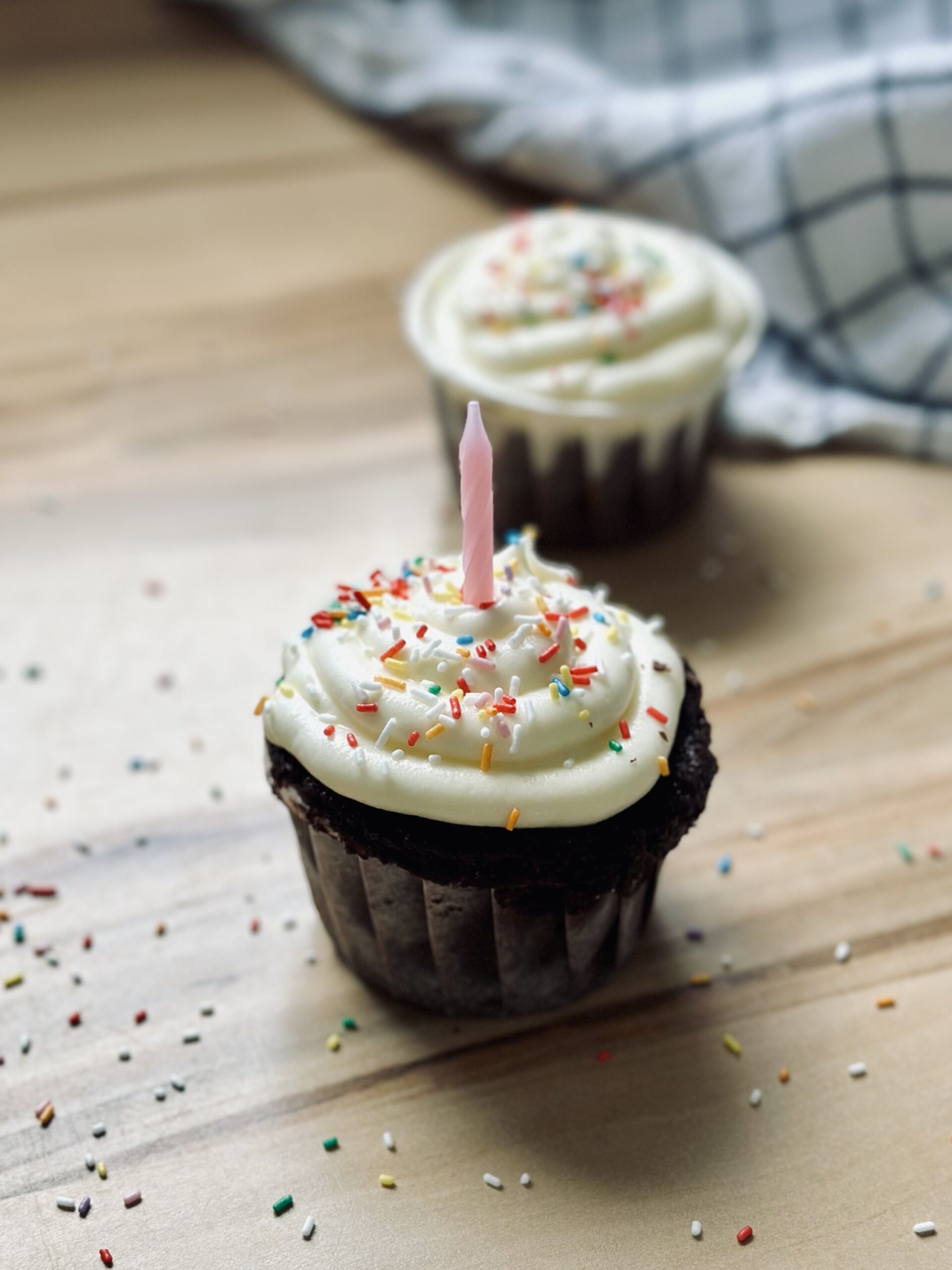 Sauerteig Schokoladen Cupcakes - Perfekte Geburtstags Cupcakes