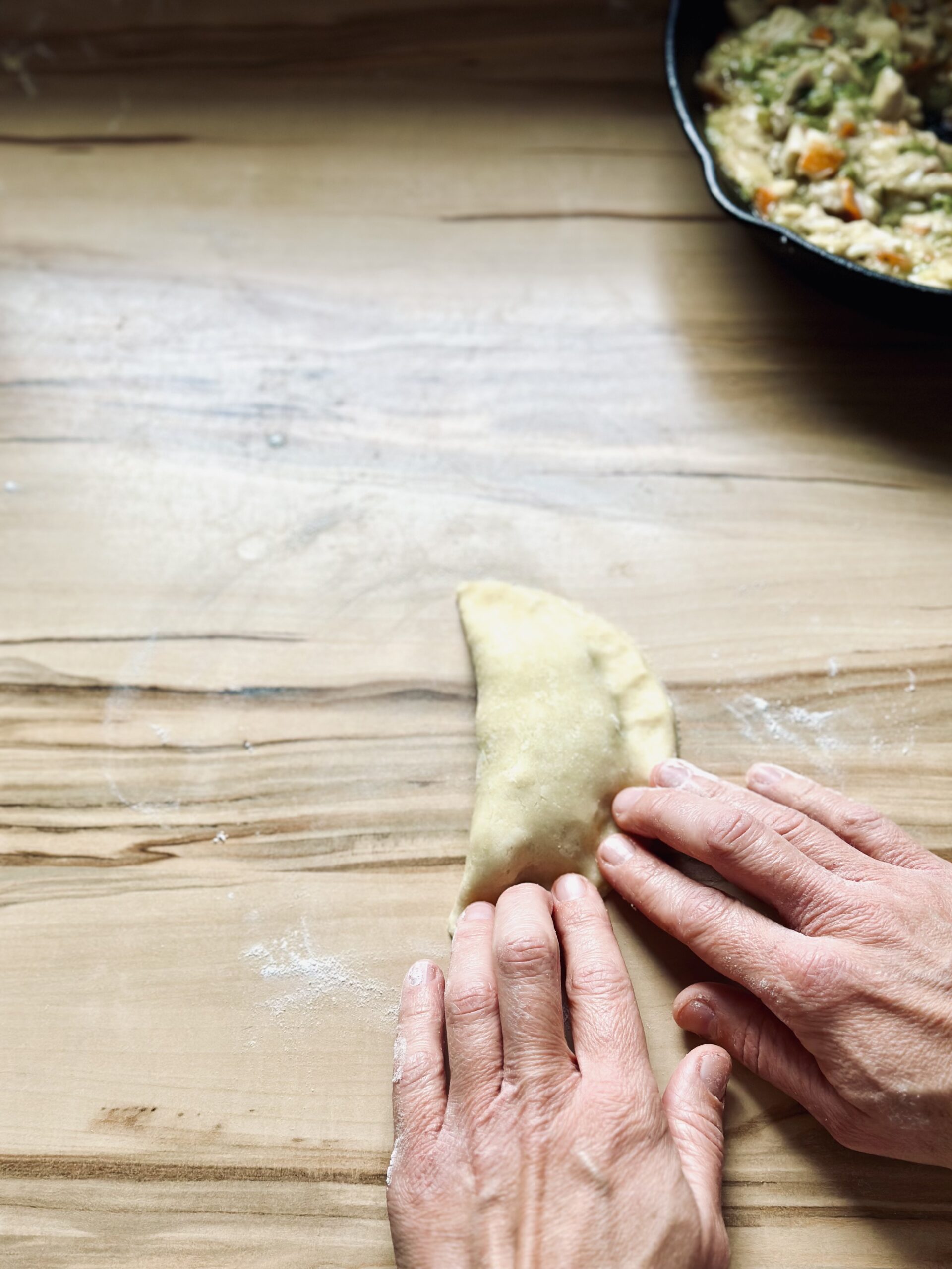 Tasche schließen und mit den Fingern festdrücken 