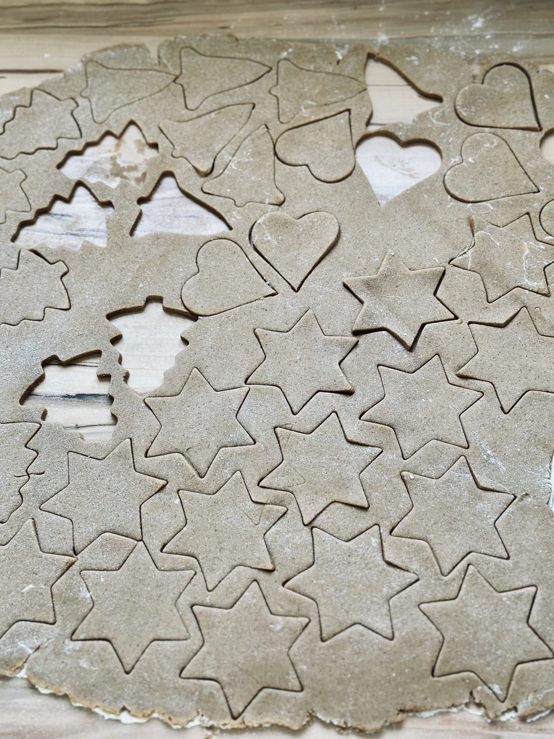 Sauerteig-Lebkuchenplätzchen Teig aus gestochen für Kekse