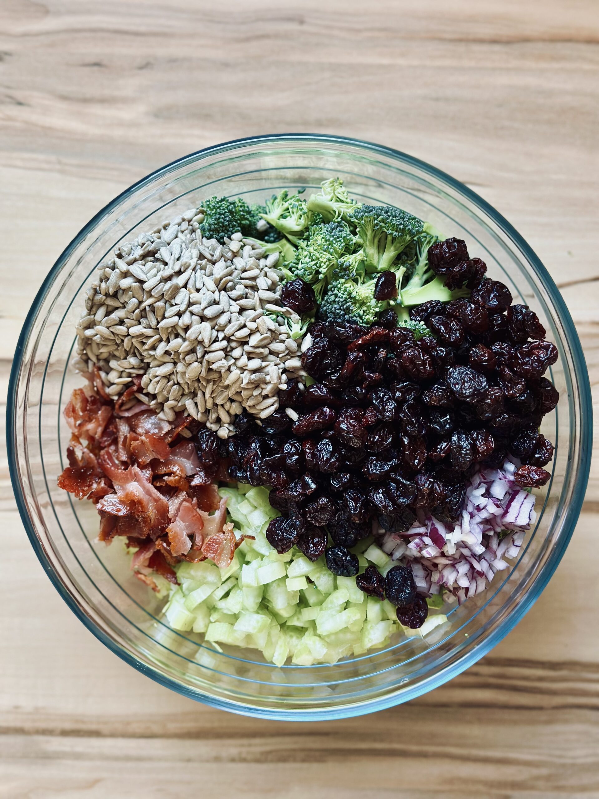 Fertiger Brokkolisalat bereit für die Soße