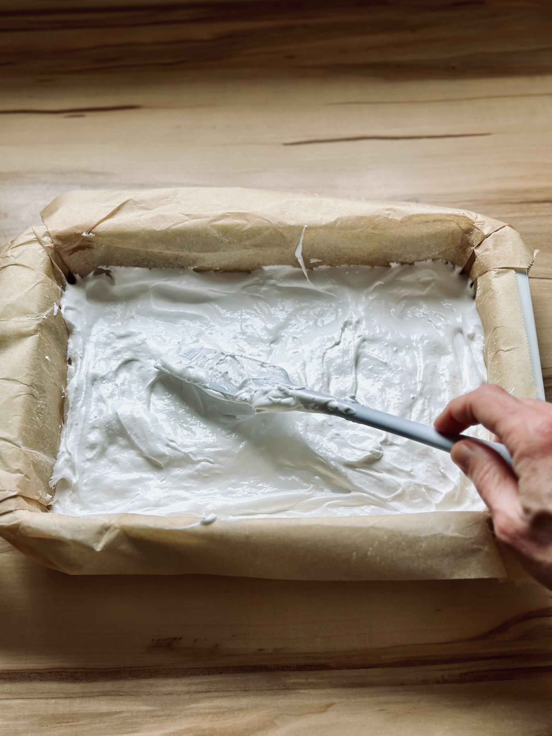 Gut verteilen und ausstreichen.