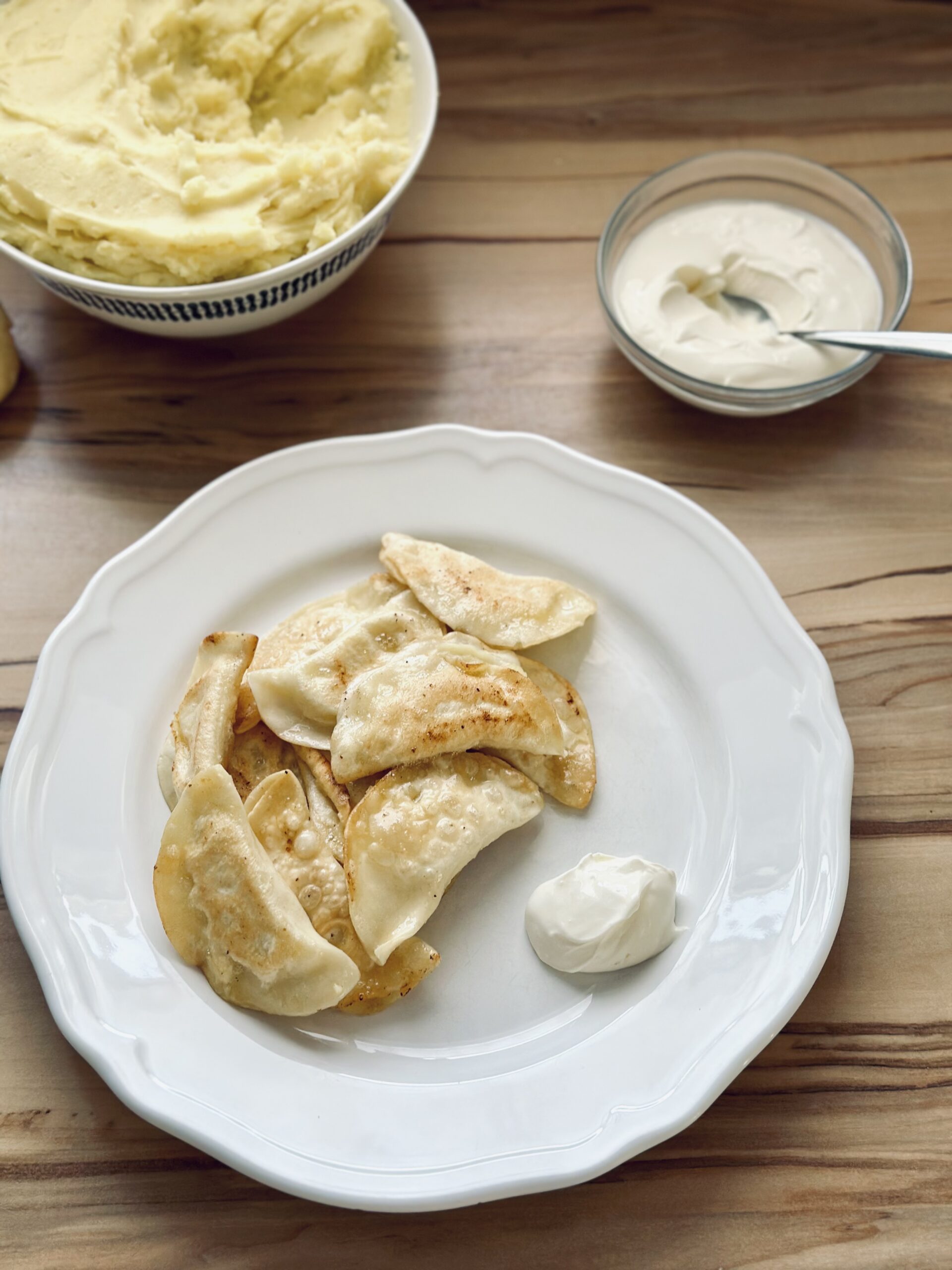 Sauerteig Pierogi mit Schmand