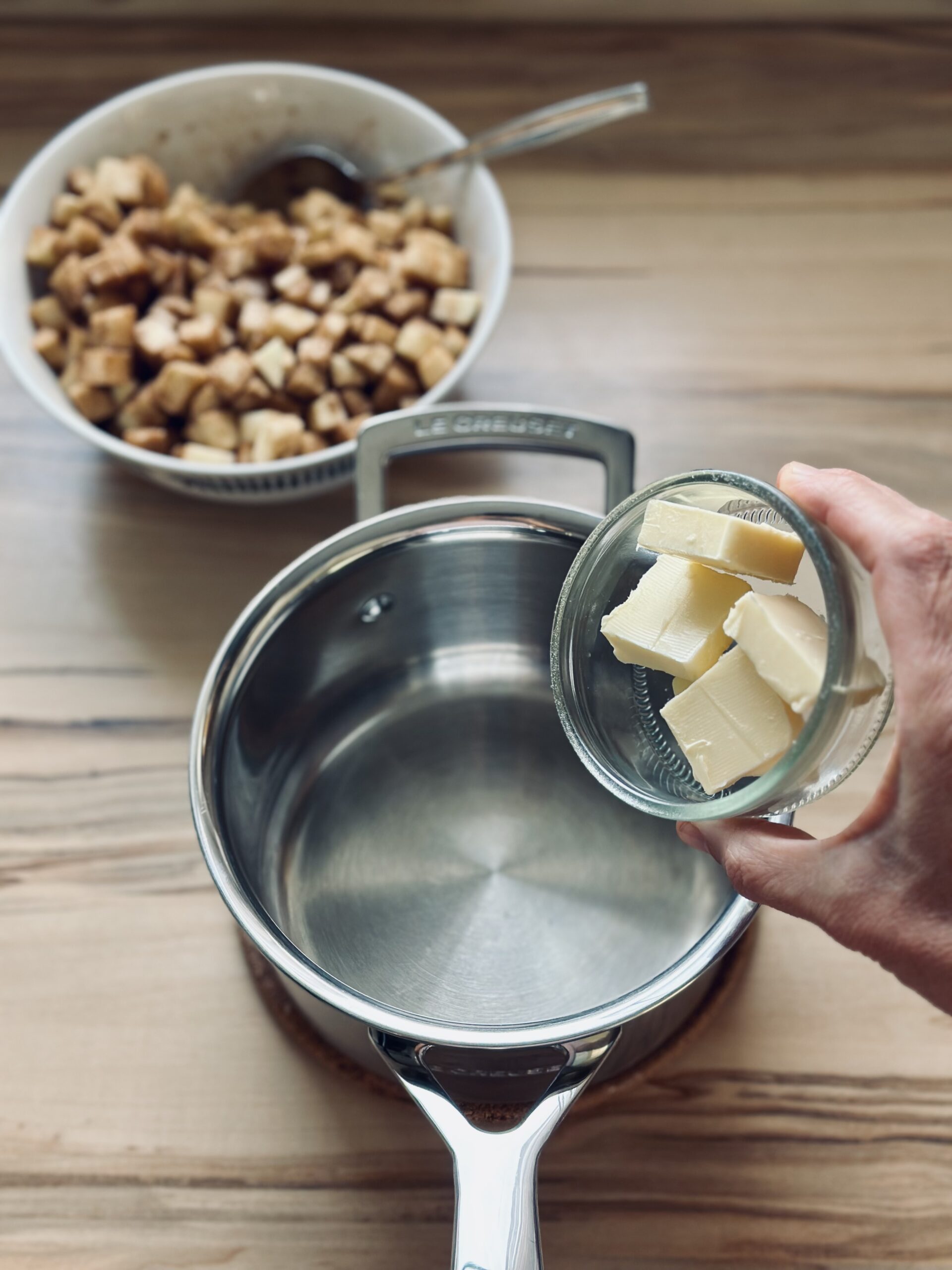 Butter in einem Topf schmelzen lassen