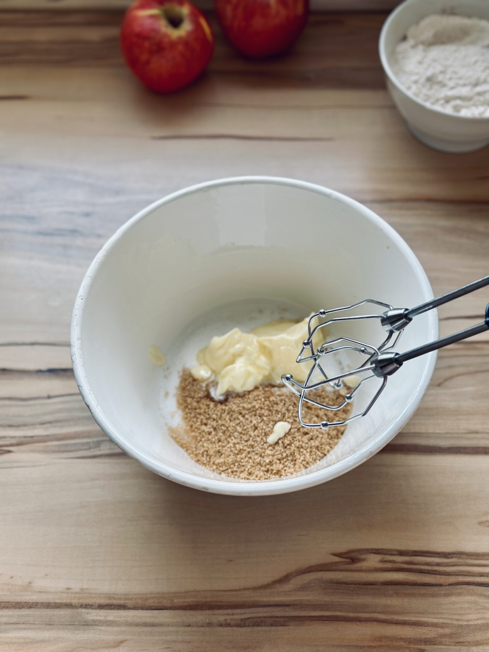 Zucker und Butter gut vermischen